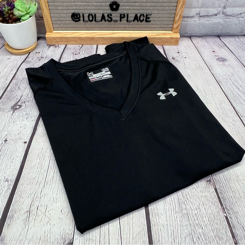 UNDER ARMOUR Womens Semi-Fitted Heat Gear V-Neck Short Sleeve Tee🔥FINAL PRICE 🔥